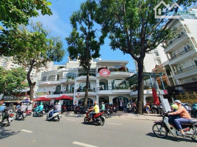 Bán nhà villa ngay khu hà đô DT: 13,5m x 20m, 3 tầng giá chỉ 61ty500 còn thương lượng