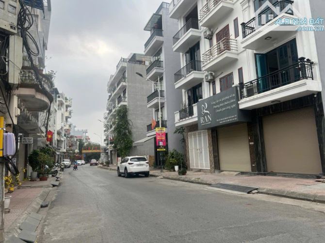 Bán đất mặt đường Cao Thắng, Hạ Lý, Hồng Bàng DT: 40.4m MT: 4m Giá: 160tr/m Ms Minh