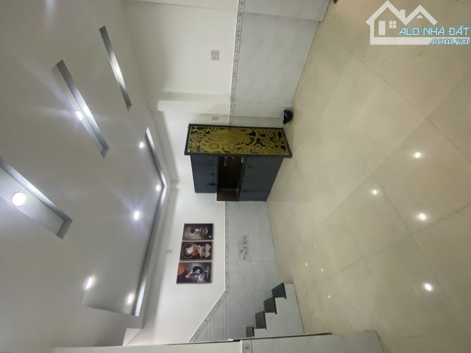 Bán nhà hẻm tttp diện tích sử dụng 50m2 giá 2tỷ180tr gần chợ xóm Mới