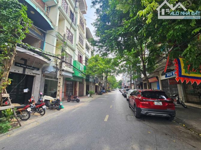 Bán nhà mặt đường Phan Bội Châu, Hồng Bàng DT: 72.4m MT: 4.2m Giá: 15.5 tỷ Ms Minh
