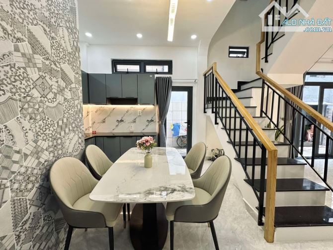 🏡 NHÀ ĐẸP FULL NỘI THẤT – 4 TẦNG, 5 PHÒNG NGỦ MASTER – P5 PHÚ NHUẬN – 36M² – 6.85 TỶ  📍