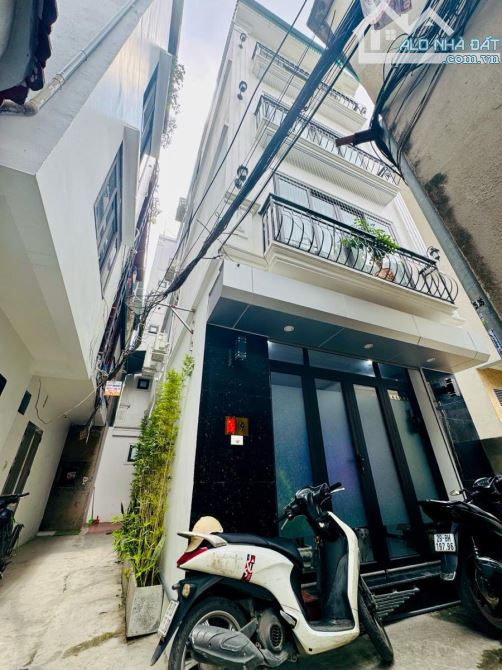 Cần bán gấp nhà Tam Trinh 40m2, lô góc, 2 tháng vĩnh viễn, sổ vuông đẹp, gần oto đỗ