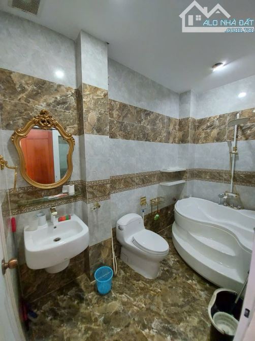 HXH 373 LÝ THƯỜNG KIỆT P. Tân Hoà, TP. HCM_ 5 x 16m  _ 6 tầng _ Giá 13,5 tỷ