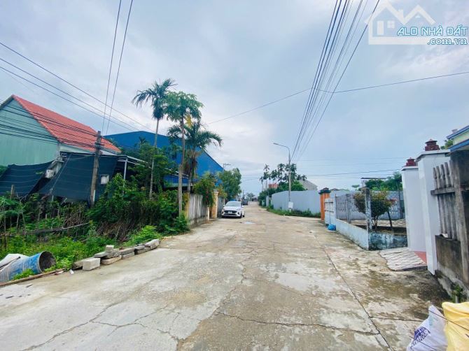 Đất nhà vườn, cách sông 50m. ngang 10m, diện tích 260m2. giá 6tr/1m2 đường ô tô như hình.