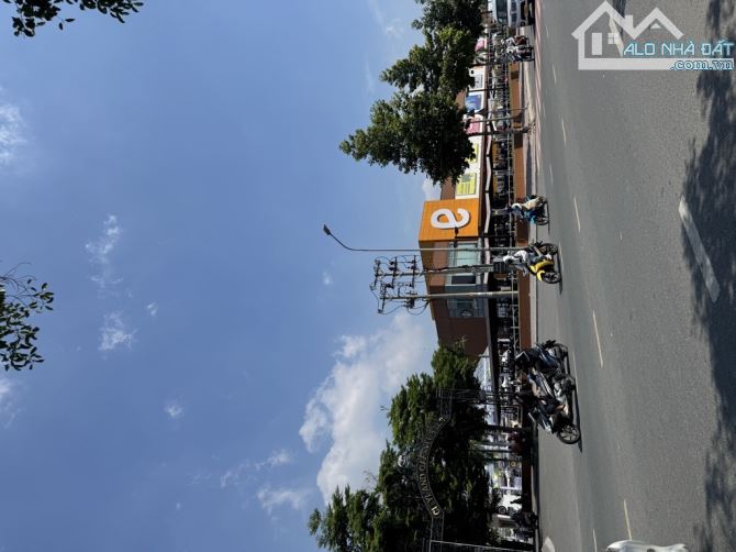 Bán nhà Phan Văn Trị, ngay Emart, 88m² (5.2 x 17) x 4 tầng, 12.3 tỷ