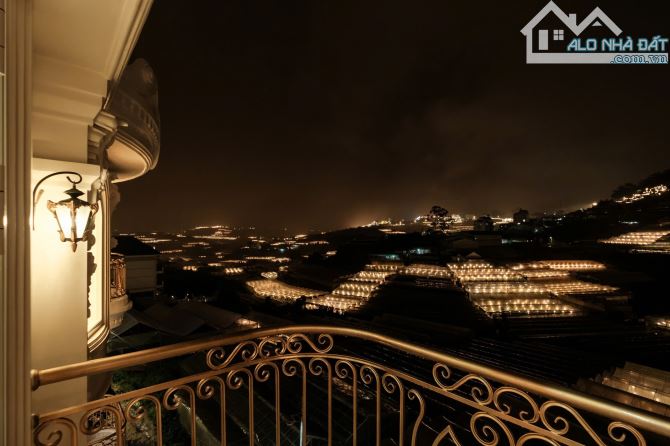🌟 Cơ Hội Hiếm: Khách Sạn/CHDV Trung Tâm Đà Lạt – View Nhà Lồng Triệu Đô