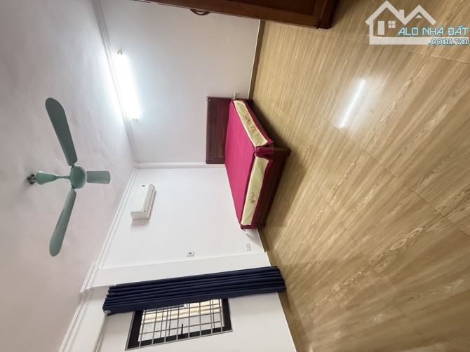 38m2 x 6 tầng x 5 phòng khép kín , dòng tiền khoảng 30m 1 tháng , hợp lý để giữ tiền