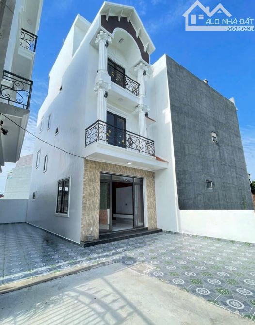 Căn góc 4 tầng ô tô đỗ cửa ngay trung tâm Nam Sơn An Dương