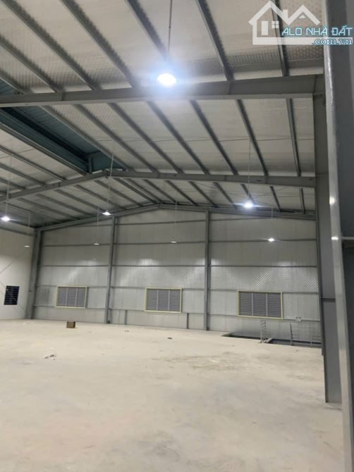 Cho thuê 1.300m2  kho xưởng tại mặt đường QL3 xã Tiên Dược, Huyện Sóc Sơn, Hà Nội.