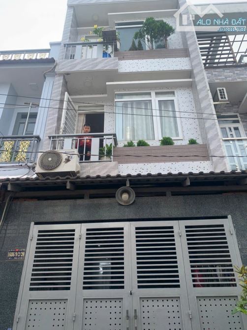 BÁN GẤP!! Nhà 3 tấm 4x13 Tỉnh Lộ 10 - Giá 4,1 tỷ