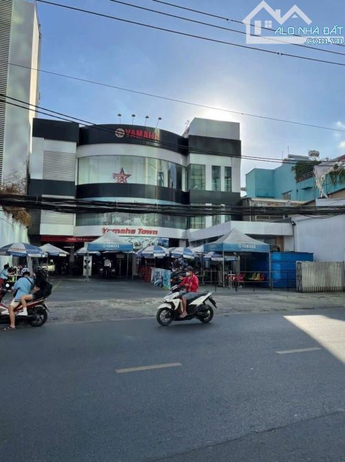 Bán Gấp Biệt Thự MT CMT8 Q10 19x40 HĐT 300Triệu 290 Tỷ