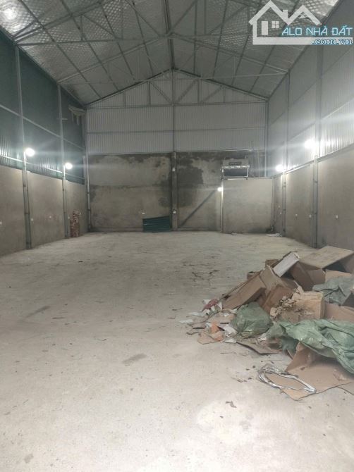 💥 Cho thuê KHO XƯỞNG 150m CONT đỗ cửa CHỈ 12 triệu/tháng tại Cự Khối,Long Biên,HN