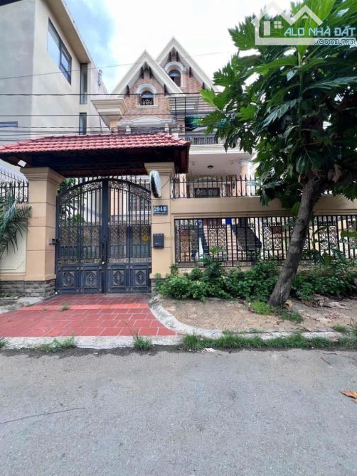 Bán Biệt thự nguyễn văn hưởng thảo điền quận 2 , 15x26m trệt 2 lầu giá 90 tỷ thương lượng