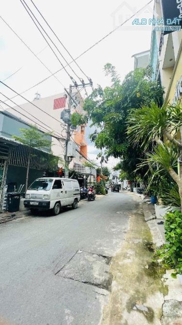 BÁN CHDV 5 TẦNG, HẺM SẦM UẤT - NGAY VƯỜN LÀI, LÊ THÚC HOẠCH - HƠN 190M2, NGANG 12M