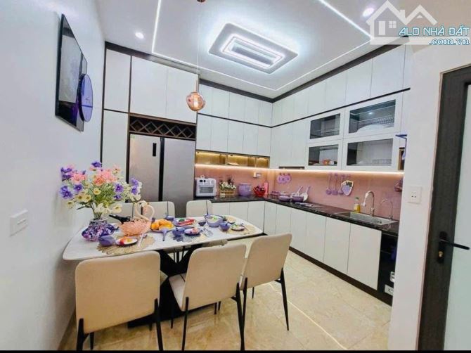 B.án nhà TÂY MỖ_NAM TỪ LIÊM, 40m2, 4 tầng, ngõ nông gần ô tô, sát đô thị, 6x tỷ
