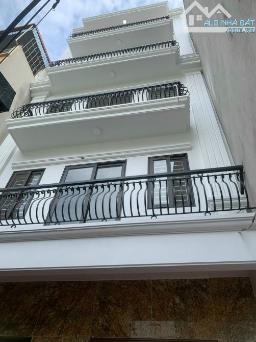 BÁN NHÀ ĐẸP LIÊN MẠC - DT42M2 - 5 TẦNG - GIÁ 7,5 TỶ - ĐƯỜNG Ô TÔ TRÁNH - KINH DOANH
