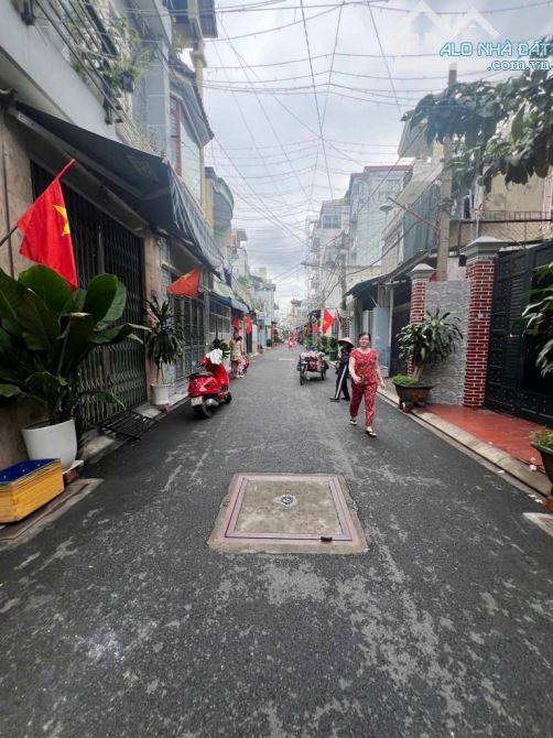 NGAY MŨI TÀU NGUYỄN SƠN, THOẠI NGỌC HẦU - HẺM NHỰA 6M, 82M2 VUÔNG A4, 3 TẦNG - HƠN 9Tỷ