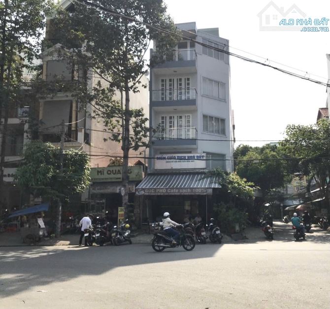 Bán nhà góc 2MT Nguyễn Gia Trí P.25 Bình Thạnh, DT 10x20m CN 186m2, 4 tầng, Giá 60 tỷ