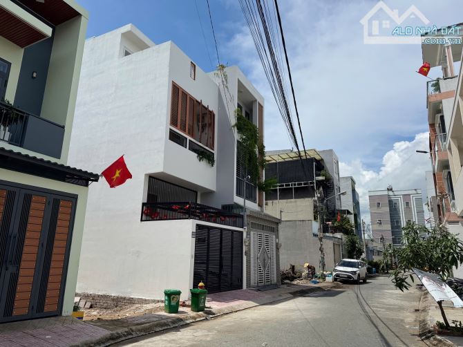 Bán lô đất hẻm xe hơi Lê Văn Việt - Long Thạnh Mỹ - Q9