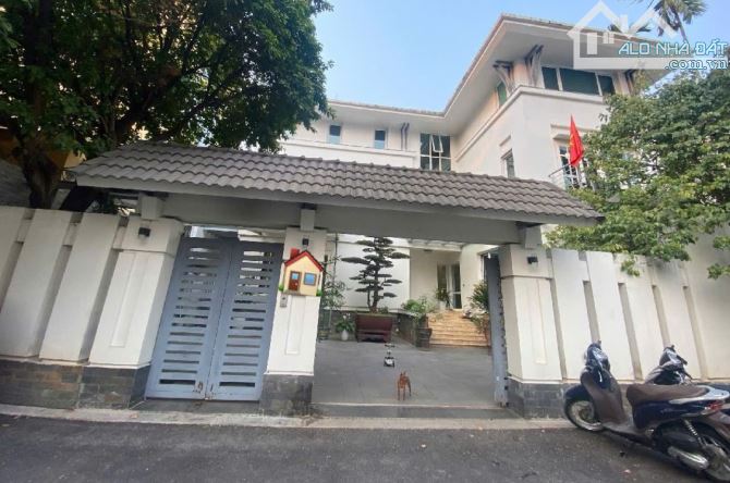 Bán biệt thự Vườn Đào - hàng xóm Tứ Trụ - view vườn hoa - 230m2 ở VIP, yên tĩnh - 230 tỷ