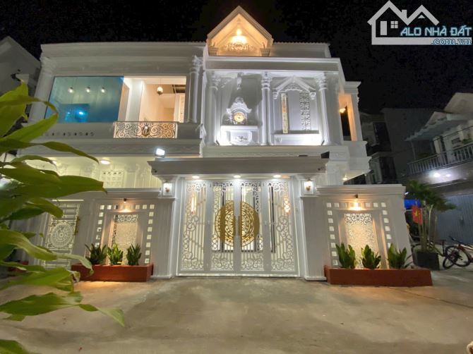 Biệt thự mini đường huỳnh tấn phát , thị trấn nhà bè nhiều tiện ích , nội thất cao cấp.
