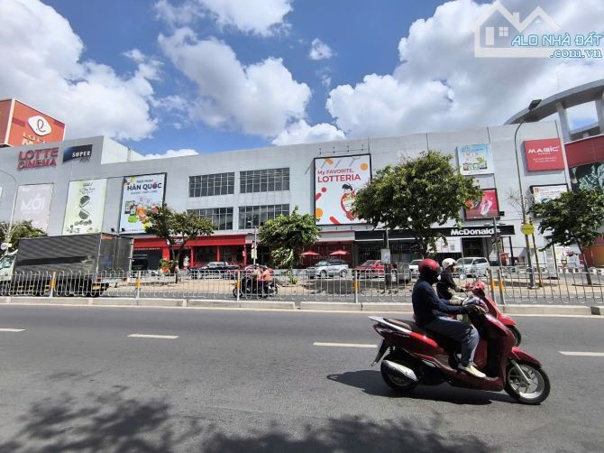 Bán Nhà Ngang Khủng Sát MT Nguyễn Văn Lượng P.10-GV. DT: 7X17 cn 110m2. Nhà 3 Lầu 14.5 TỶ