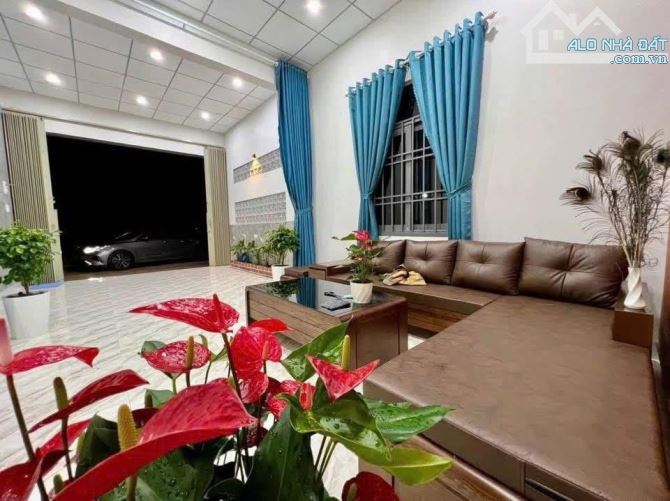 Bán nhà hẻm Tuệ Tĩnh, nhà đẹp, hẻm oto 2,25t