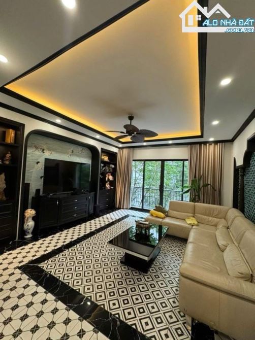 BÁN NHÀ HOÀNG QUỐC VIỆT, ÔTÔ TRÁNH, 2 THOÁNG KINH DOANH, THANG MÁY, DT 71M2 GIÁ 26 TỶ