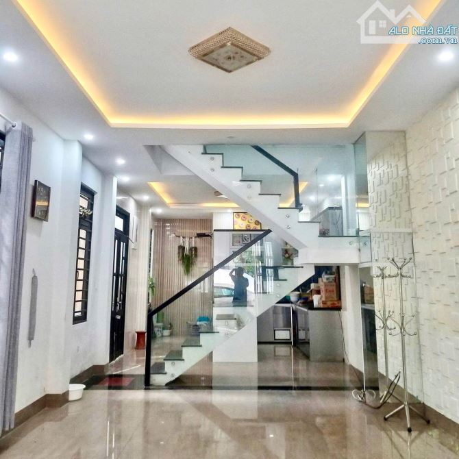 BÁN NHÀ 3 TẦNG MẶT TIỀN - ĐẦM RONG 2, THANH BÌNH, HẢI CHÂU, ĐÀ NẴNG