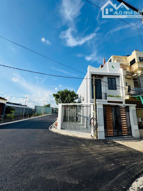 Bán nhà 1 lầu căn góc giá 3 tỷ 680 triệu gần kề KDC Đặng Quỳnh