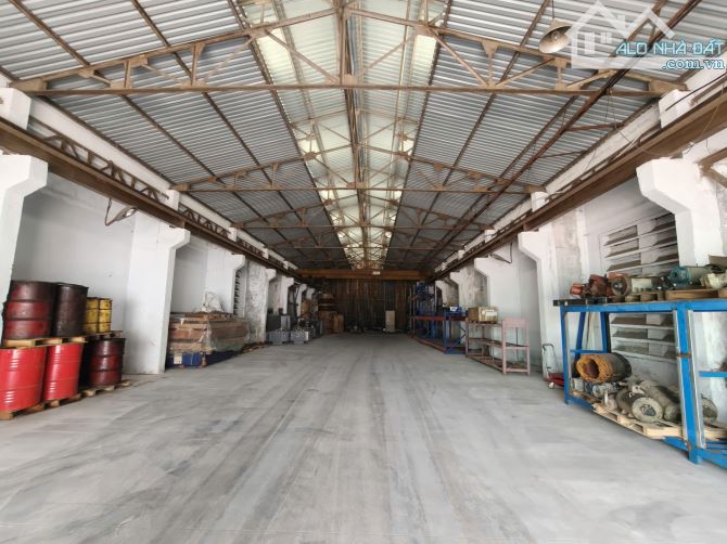 *Cho thuê kho nằm trong tổng kho*430m2 Xa Lộ Hà Nội, Trường Thọ, Thủ Đức