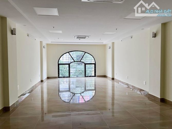 Siêu phẩm tòa BUILDING 8 tầng thang máy mặt phố Nguyễn Viết Xuân . 93M . 37 tỷ .