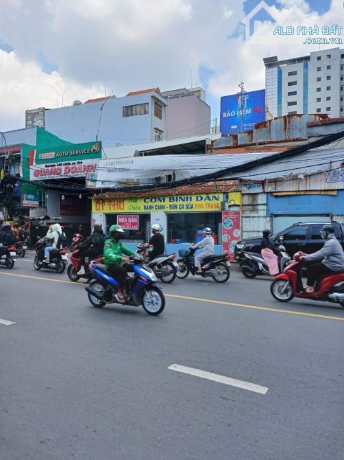 khuôn đất hiếm (20m x 30m.công nhận 611m²) tuyến đường trung tậm của Bình Thạnh, sát Q1.