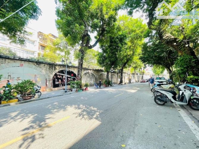 Bán Nhà Mặt Phố Phùng Hưng Hoàn Kiếm 103m2-4T MT5,4m 2 Vỉa Hè 89,5 Tỷ Có Thương Lượng.
