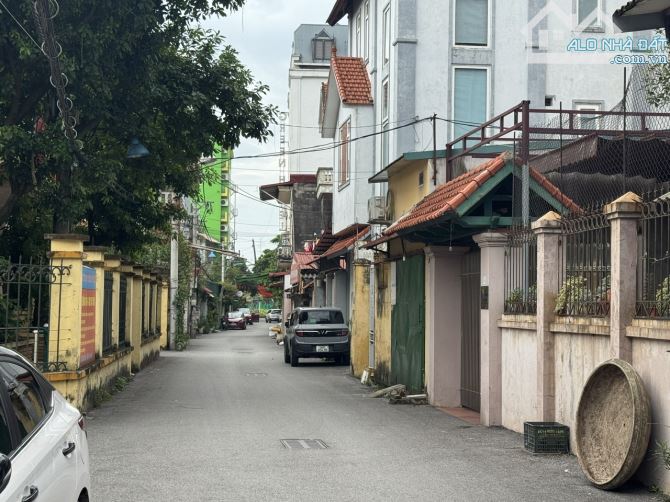 Bán nhà tổ 4Đa Sỹ - Kiến Hưng: mặt ngõ thông, ô tô kinh doanh, chỉ 8tỷ38