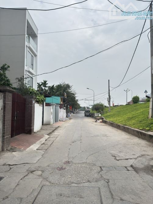 BÁN ĐẤT  ĐẸ𝐏 𝐍𝐆Ọ𝐂 𝐓𝐇𝐔Ỵ 93M2. Mt 6M. NGÕ THÔNG Ô TÔ. 9.5 TỶ