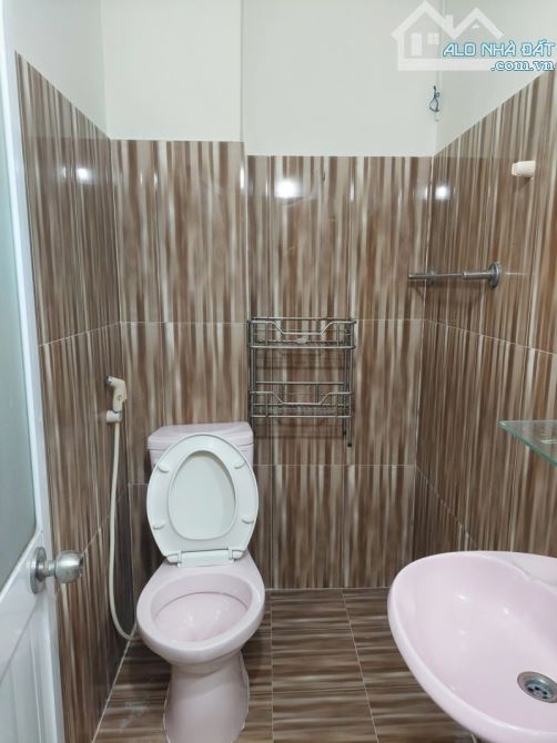 TRUNG TÂM LÊ VĂN SỸ- HẺM Ô TÔ TỚI CỬA, Ô TÔ QUAY ĐẦU CÁCH NHÀ 5M