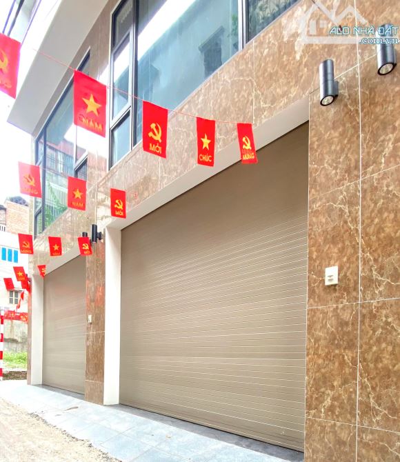 Nhà Đẹp 6 tầng Ngọc Thụy, Ôtô Đỗ Cỗng, Vị trí Trung Tâm, Ôtô Đỗ Cửa, Gần Trường Việt Pháp
