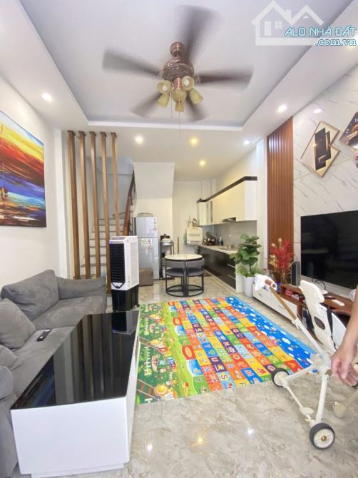 bán nhà phố nguyễn sơn - long biên - nhà đẹp - ô tô thông - 32m2 - 5 tầng - giá 8.68 tỷ .