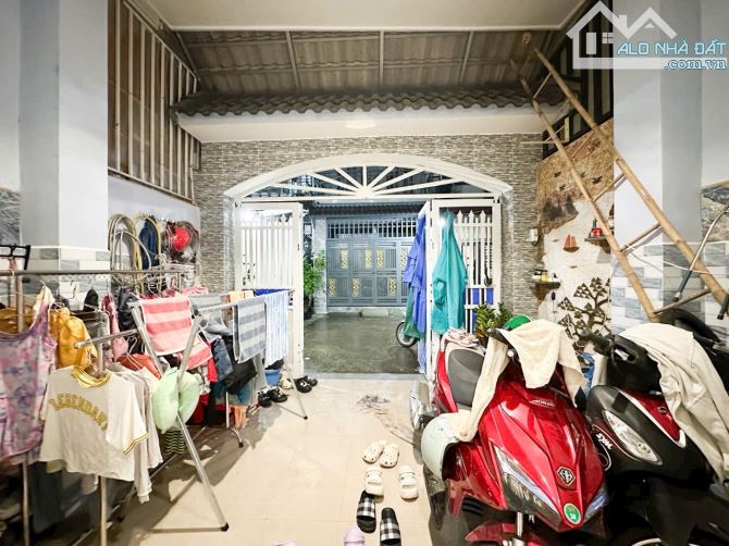 Huỳnh Tấn Phát sát vách Q7 - Nhà 2 tầng 3PN - 4x16 - hẻm 6m - nhỉnh 4 tỷ