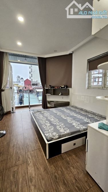 Nhà 4 tầng Hồng Bàng SHR vuông full nội thất cao cấp ~40m2 chỉ 7,9 tỷ
