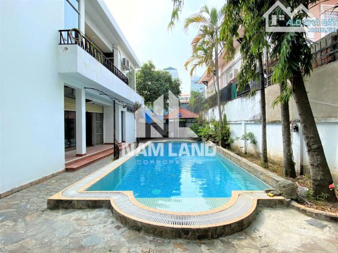 Cho thuê biệt thự sân vườn siêu rộng 800m hồ bơi Trần Não, Quận 2