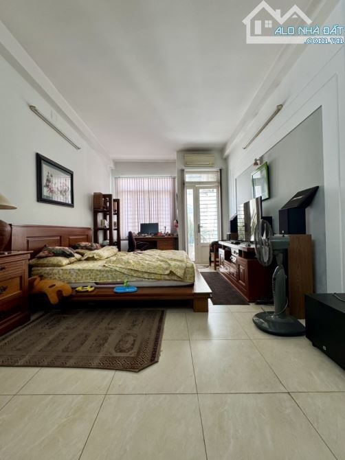 Bán Nhà Đường Trần Văn Đang, phường 11 ,Quận 3 .DT:5x26m.3 tầng.Giá chỉ 13.8 tỷ