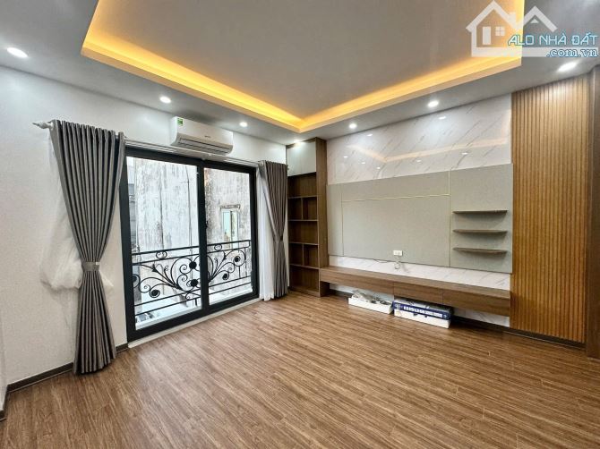 Bán nhà ngõ 521 An Dương Vương - Sổ đỏ  30m2 - 5 tầng mới - MT 4,1m - Oto đỗ - Thang Máy