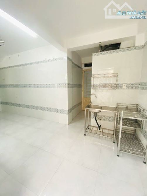 🍀BÁN CHDV 40 PHÒNG - DOANH THU 140TR/TH ~ 1tỷ7/năm - GẦN KHU CN, TRƯỜNG HỌC