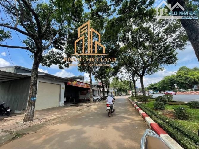 BÁN ĐẤT ĐẸP KO LỖI MẶT TIỀN PHẠM VĂN ĐỒNG. DT: 5x22M. GIÁ: 4,1 TỶ