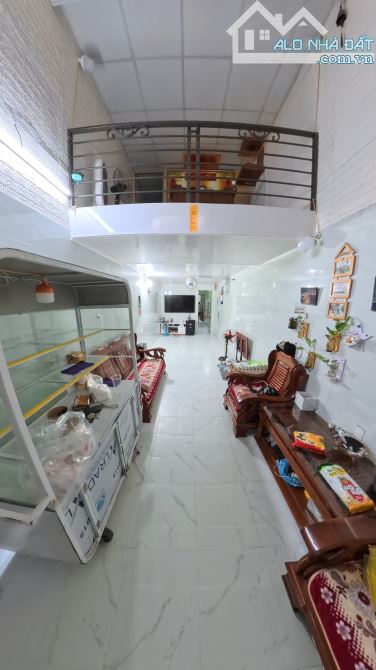 BÁN NHÀ CẤP 4 – 90m², SÂN CỔNG RỘNG – TIẾP GIÁP DỰ ÁN 226 LÊ LAI