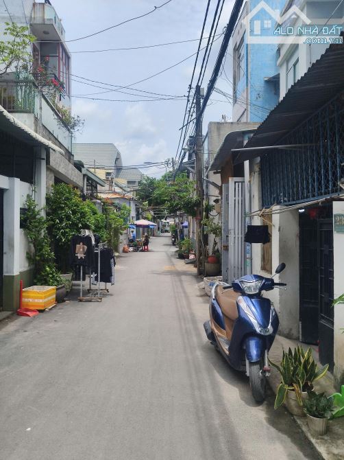 Dãy trọ 1T1L MT đường số 33, Linh Đông, Thủ Đức, TPHCM. 108m2 ngang 5m ĐXH Gía 9.5 tỷ TL