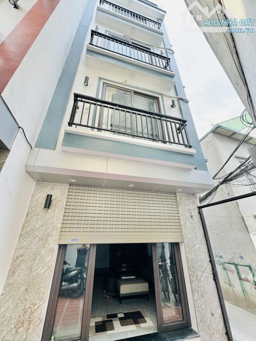 Nhà đẹp Lô Góc - 5Tầng xây mới - Về ở được ngay ( Kinh Doanh Công Nghệ cũ )