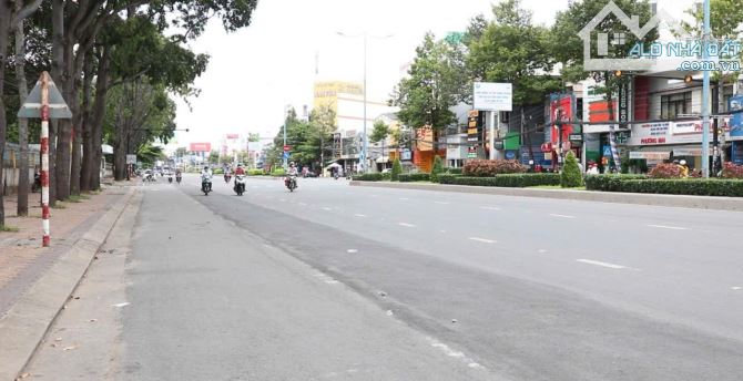 NHÀ 18 tỷ 1 TRỆT 3 LẦU MẶT TIỀN ĐƯỜNG 3/2, CÁCH DHCT 50M, TP CẦN THƠ